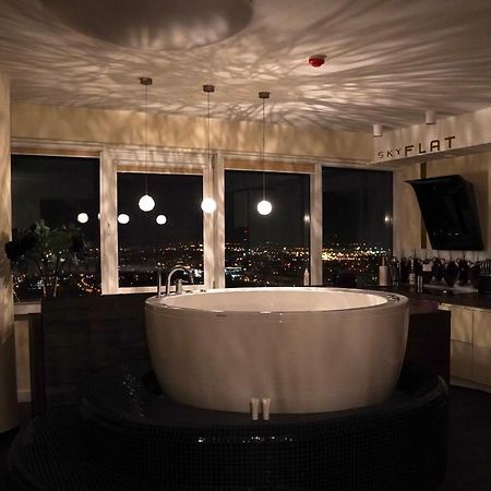 Sky Flat Jacuzzi 27 Floor Apartman Klaipėda Kültér fotó