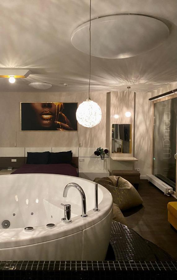 Sky Flat Jacuzzi 27 Floor Apartman Klaipėda Kültér fotó