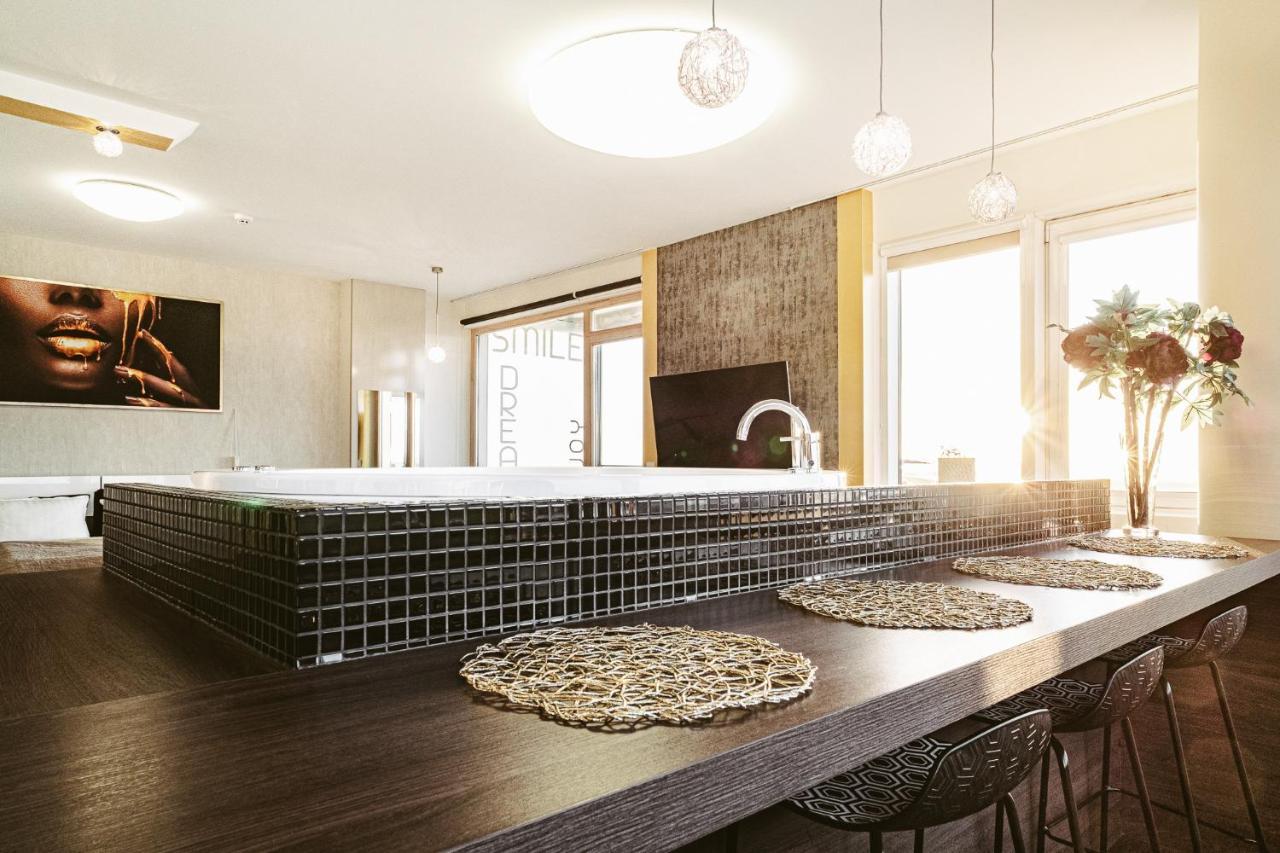 Sky Flat Jacuzzi 27 Floor Apartman Klaipėda Kültér fotó