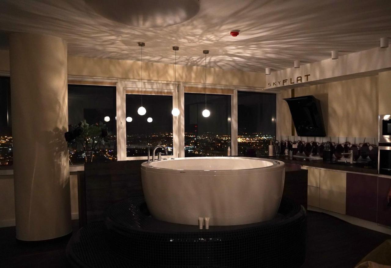 Sky Flat Jacuzzi 27 Floor Apartman Klaipėda Kültér fotó